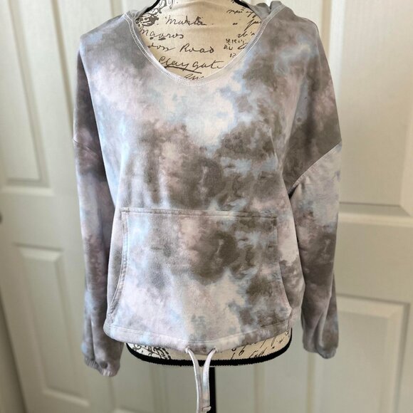 Women's Lightweight Cropped Pullover Scoop Neck Hoodie with Front Mock Pouch - Picture 1 of 10